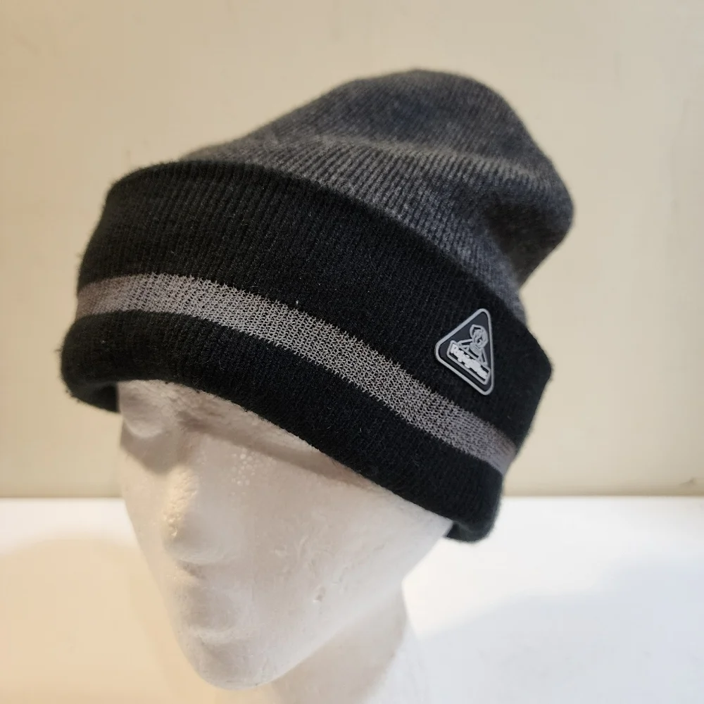 REFRIGIWEAR Men's Gray and Black Winter Hat